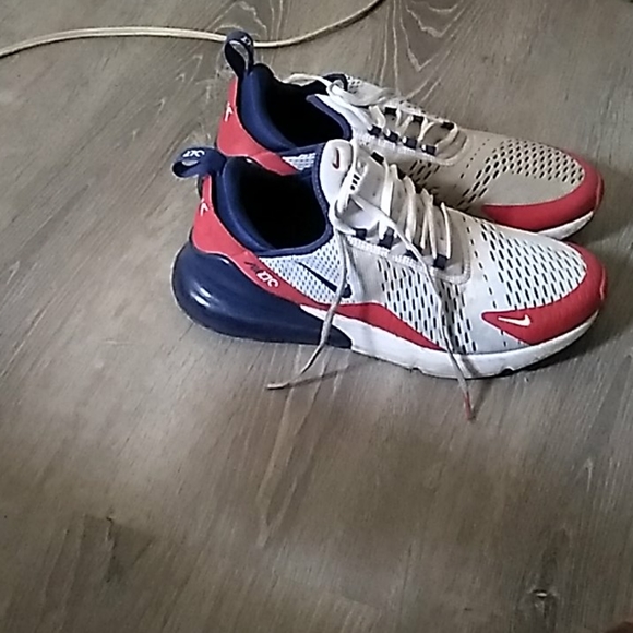 Air Max - Picture 2 of 4